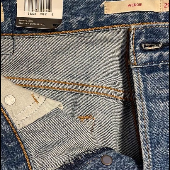 NWT Levi’s wedgie jeans - Picture 3 of 4